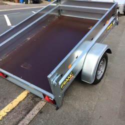 Trigano 5' 5" X 3' 11" 750 kg General Purpose Trailer 