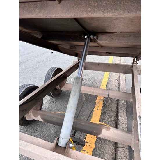 8' X 5' Tipping Trailer 2000 kg Gross Weight